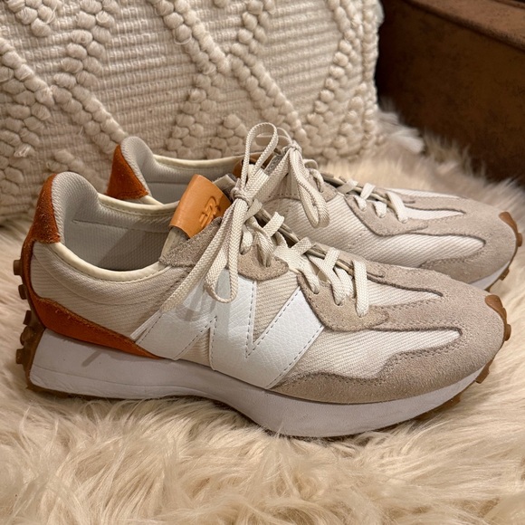 New Balance 327 Sneakers - Picture 2 of 9